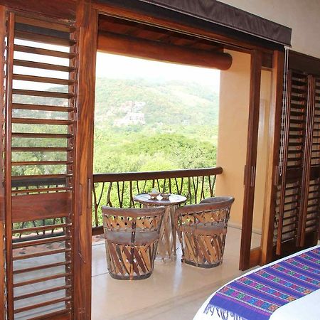 Hotel Casa Don Francisco Ixtapa  Eksteriør bilde